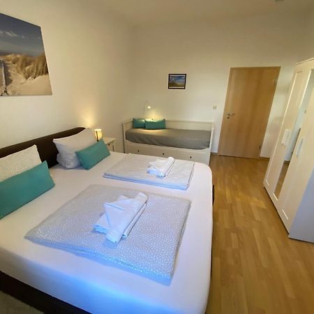רוסטוק Zur Schleuse - Ferienwohnung Bis 6 Personen Mit Gem Garten מראה חיצוני תמונה