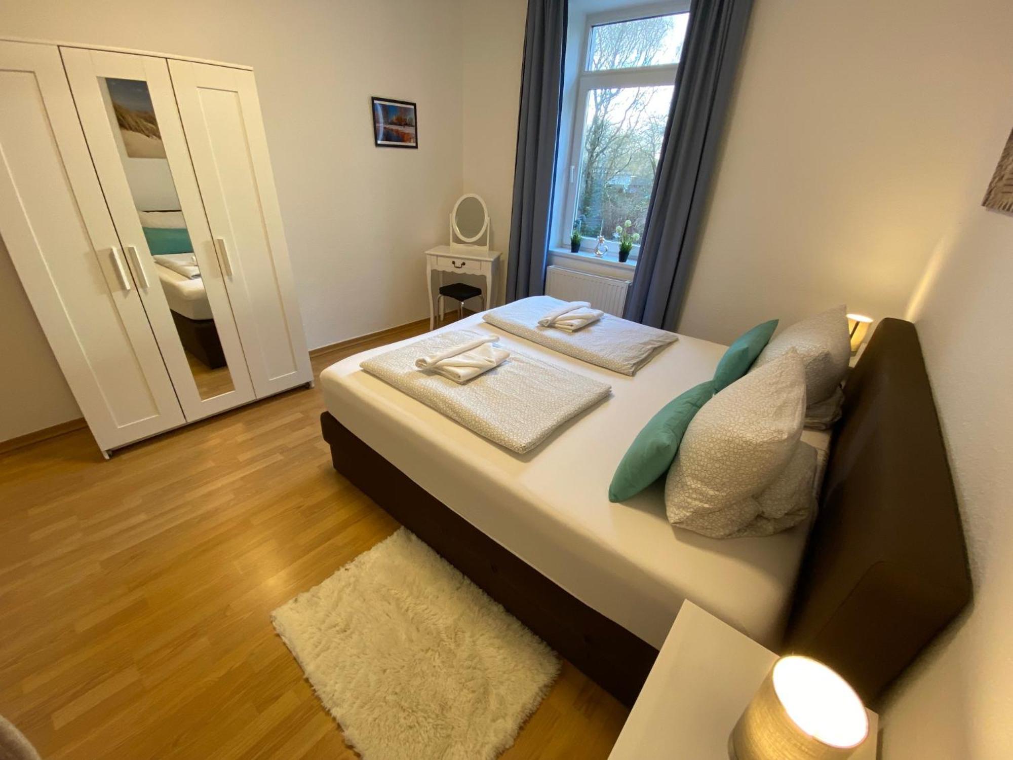 רוסטוק Zur Schleuse - Ferienwohnung Bis 6 Personen Mit Gem Garten מראה חיצוני תמונה