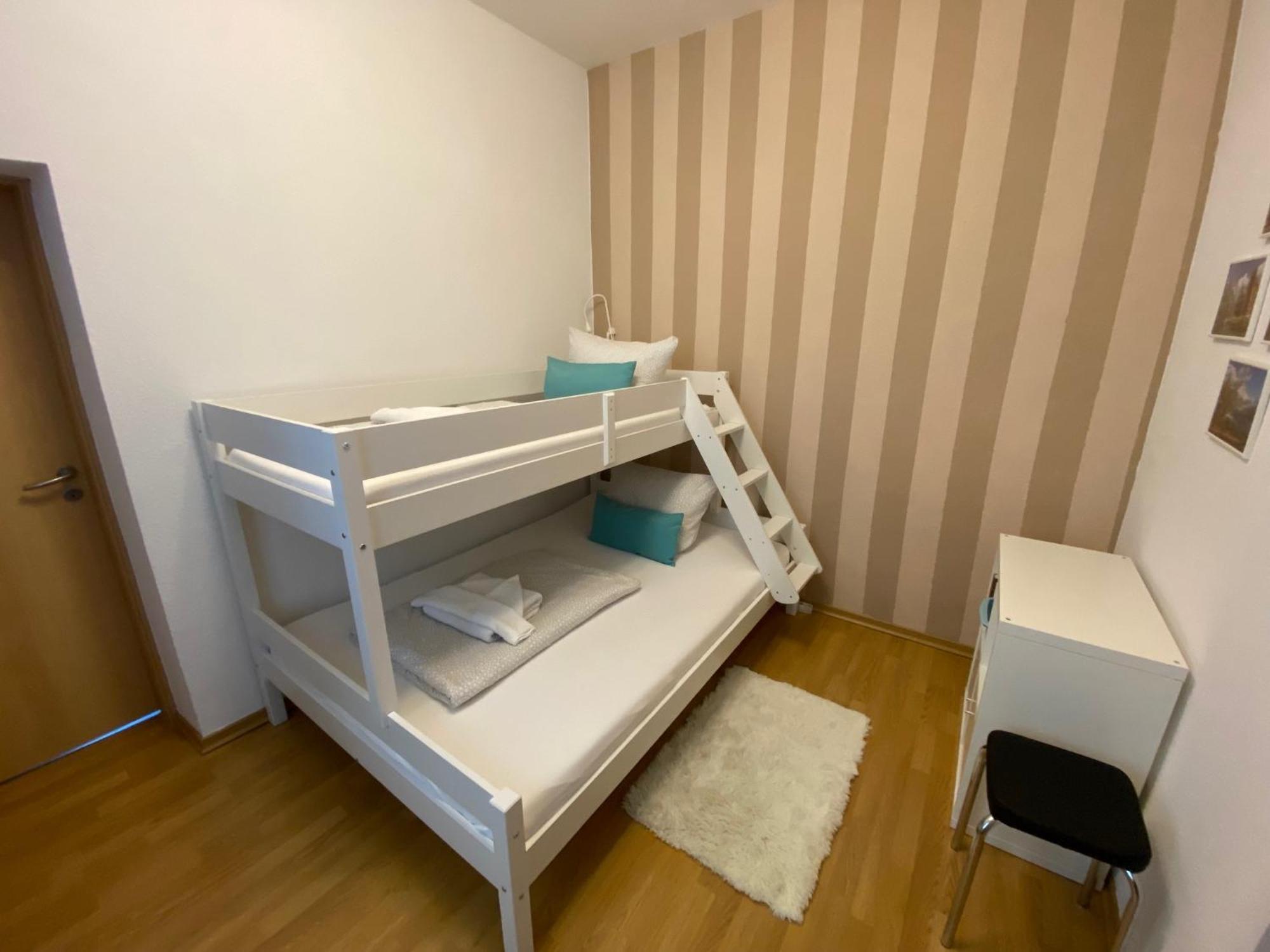 רוסטוק Zur Schleuse - Ferienwohnung Bis 6 Personen Mit Gem Garten מראה חיצוני תמונה